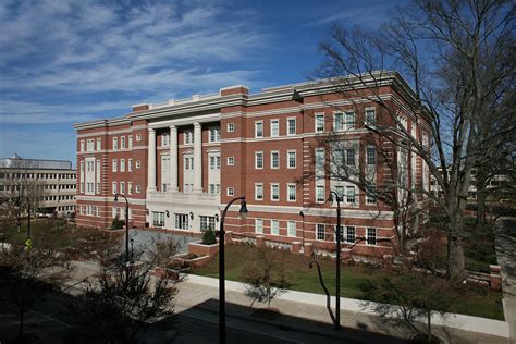 Central Piedmont Community College (CPCC), Dr. Tony Zeiss Classroom ...