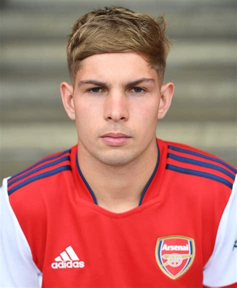 📸 Behind the scenes on Emile's signing day | Gallery | News | Arsenal.com