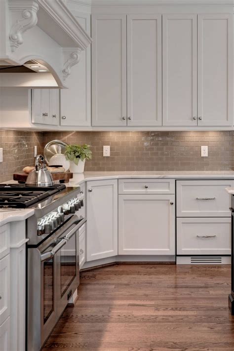7 Backsplash Ideas To Complement Your White Kitchen Cabinets