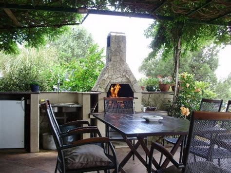 APARTMANI KARMEN PULA - Apartment Reviews, Photos, Rate Comparison ...