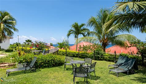 Le Relax Hotel & Restaurant - Hotel - Outdoor area - Mahé (Seychelles ...