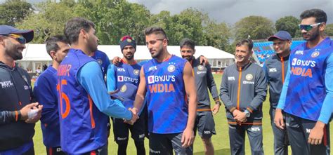 डेब्यू मैच में Umran Malik को सिर्फ 1 ओवर! फैंस ने कप्तान Hardik Pandya ...