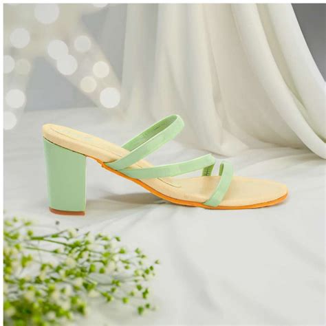 Trio August Green – The Madras Trunk