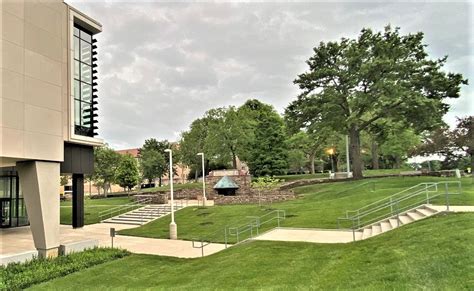 UMKC - Miller Nichols Library & Learning Center - SK Design