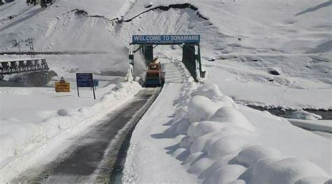 HOTEL BAKHTAWAR (Srinagar, Kashmir) - Hotel Reviews, Photos, Rate ...