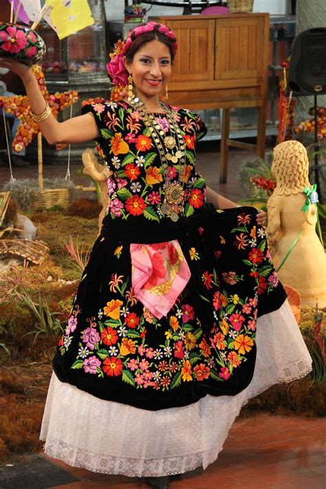 Flickr | Traditional mexican dress, Mexican fashion, Mexican dresses