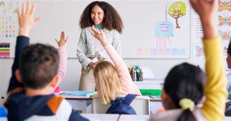 Page 2 | Teacher Photos - Download Free High-Quality Pictures | Freepik