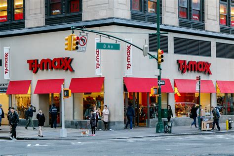 Muslim Family Says 'Trump Supporter' Harassed Them in TJ Maxx Store, Yelled 'Go Back to Your ...