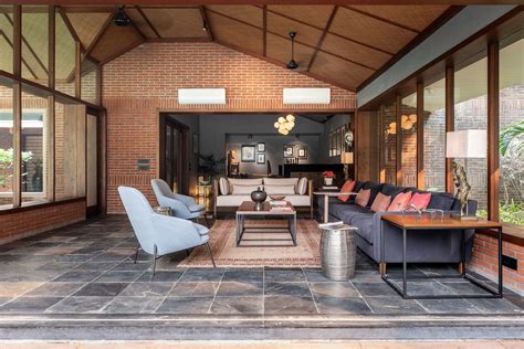 4 Vadodara bungalows that spotlight the beauty of simple materials ...