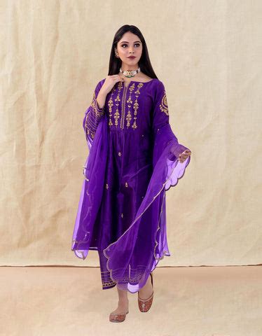Leave A Trail Of Sparkle This Eid-Al-Adha With Some Versatile Outfits ...