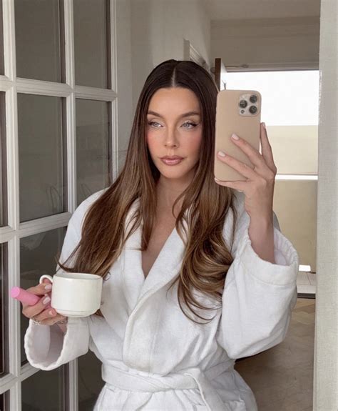 Does Niacinamide Help with Acne Scars? What It Can (and Can’t) Do - Cliché Magazine
