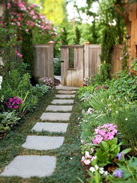 90 beautiful side yard garden decor ideas (60) | Side yard landscaping ...
