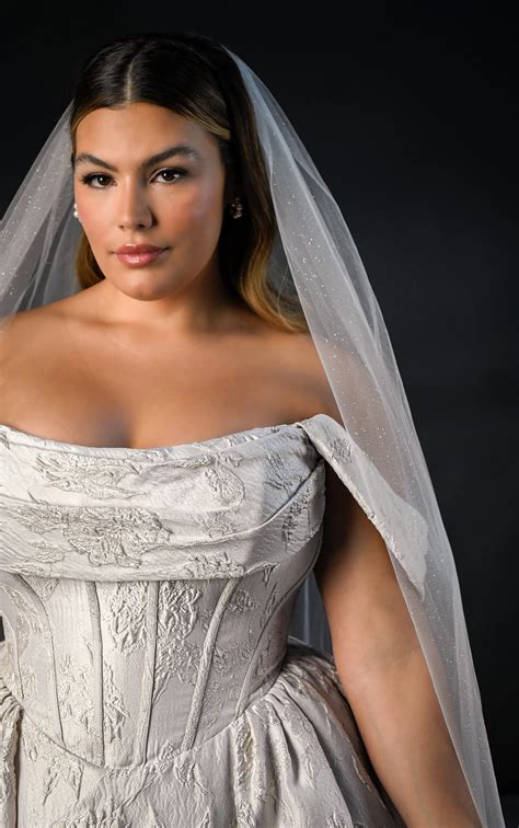 Schulterfreies Ball-Brautkleid in Übergröße aus Seide | Martina Liana