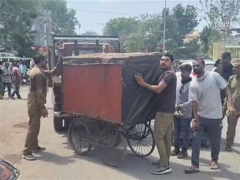 Pressure relief work was done around Palanpur Patiya Masala Circle ...