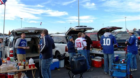 How to Tailgate: The Ultimate Tailgating Guide - Improve Your Gameday
