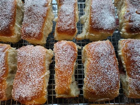 What is Lekváros bukta? One of the must-try foods in Hungary | FoodMap