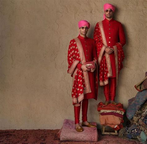 Men in heavy jewellery, dupattas and purses?! Netizens split on ...