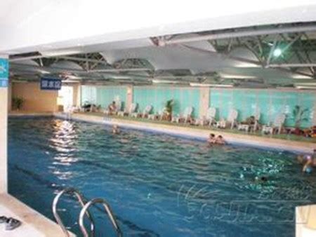 “泳”往直前 合肥市一院举办首届职工游泳比赛