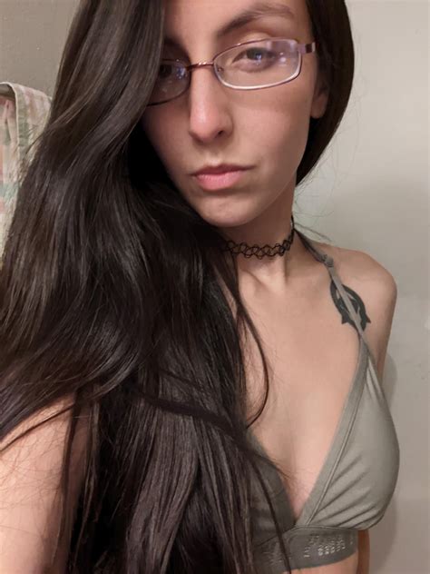 Just an average selfie 😅 : r/AmIhotAF