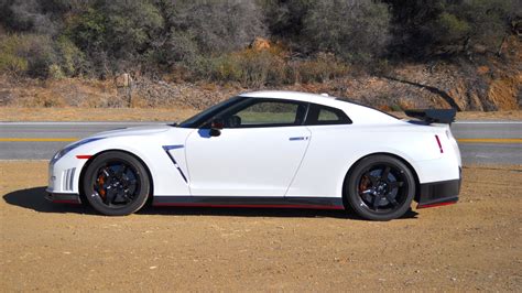 The 2016 Nissan GT-R Nismo has a soul: I met it