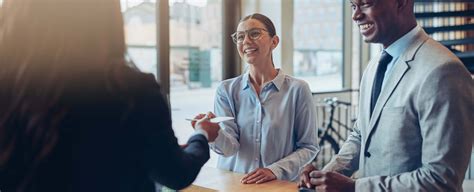 Hotel Front Office: Tasks, Duties and Responsibilities - Oaky