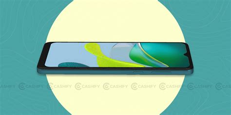 Motorola Moto E13 Review - Best Phone For Budget Buyers? | Cashify