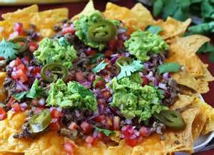 Garnished nachos perfect for an aperitif dinner!
