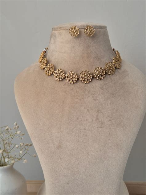 Stylish Fenna Necklace Set | Imitation Jewellery - GOLD | NAITRI – Naitri