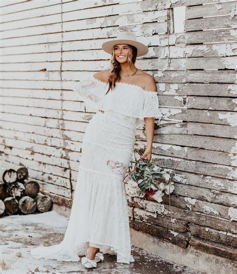 11 Romantic Boho Wedding Dress Options - Lulus.com Fashion Blog