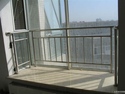 出口玻璃栏杆图片 铝合金玻璃栏杆 钢化玻璃栏杆扶手无框玻璃栏板-阿里巴巴
