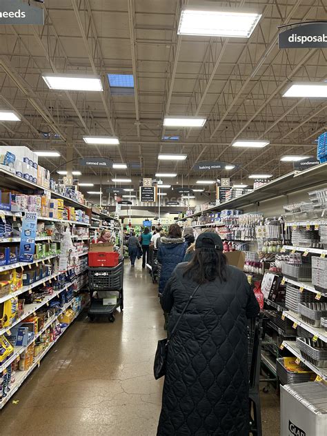 Fred Meyer Ballard check out line at 8:30am. Merry Christmas!! 🎄🎁 : r ...