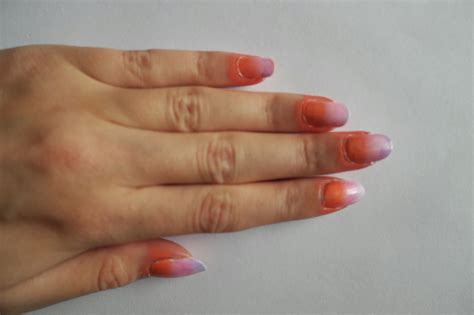 Ombre Nails Tutorial 的图像结果