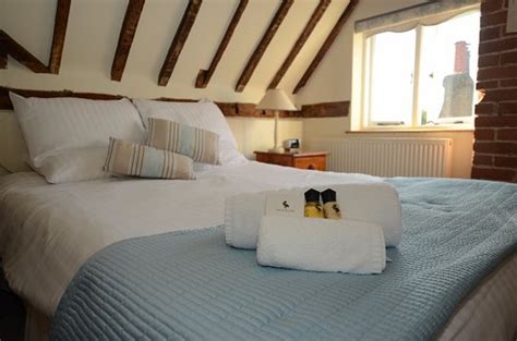 FALCON INN (UK/Denham) - Inn Reviews, Photos, Rate Comparison - Tripadvisor