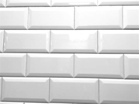 SquarefeetDepot White Glossy Beveled Ceramic Subway Tile for Shower ...