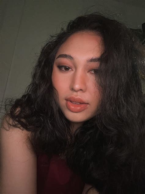 Would anyone date an asian femboy? : r/Androgynoushotties