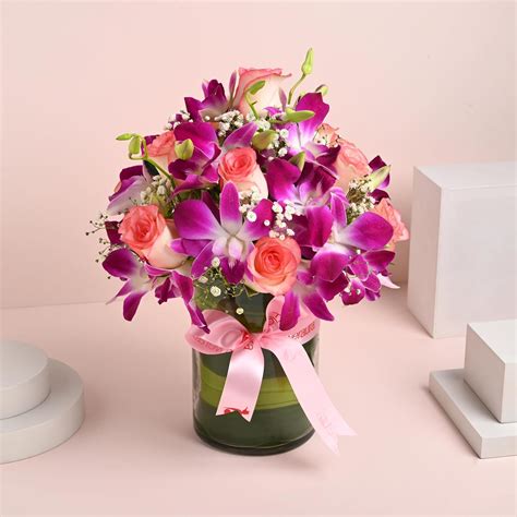 FlowerAura Premium Flower Bouquet of 12 Pink Roses & 4 Purple Flowers ...