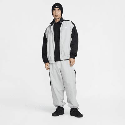Nike Club Men's Oversized Woven Tracksuit Jacket. Nike IN