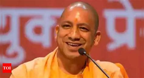 UP: Yogi Adityanath unveils statue of Kalyan Singh on his first death ...