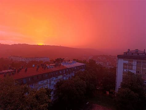 Neobična pojava na nebu iznad Beograda - B92