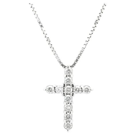14 Karat White Gold Diamond Cross Necklace For Sale at 1stDibs
