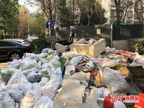 北京这些小区装修垃圾清运不及时 百姓期盼垃圾日产日清 | 北晚新视觉