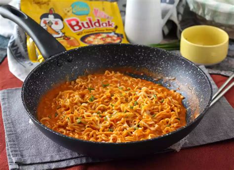 Buldak cheese ramen recipe: the best way to cook it