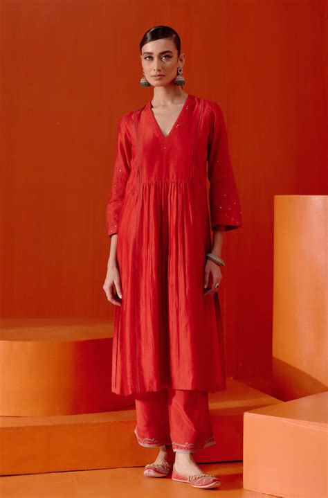 Devnaagri - Ananya Panday in Red Silk Chanderi Patra Embellished Kurta Set