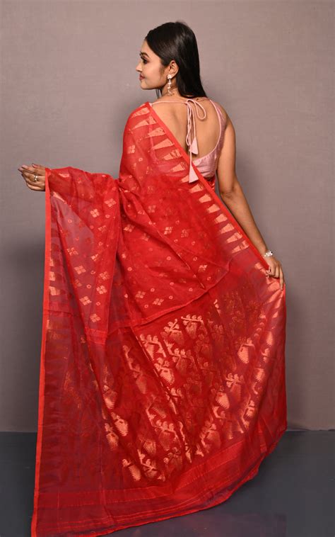 Soft Woven Jamdani Saree in Red and Antique Golden – Bengal Looms India