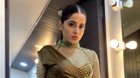 Urfi Javed Net Worth: ಬಗೆಬಗೆಯ ಬಟ್ಟೆ ತೊಡುವ ಉರ್ಫಿ ಜಾವೇದ್ ಒಟ್ಟು ಆದಾಯ ...