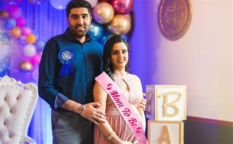 Party Propz Baby Shower Decoration Items Set- Dad To Be Badge & Mom To ...