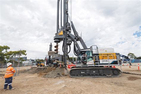 Big Machine Stabling 的图像结果