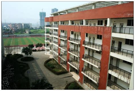 重庆市第一实验中学校园图片、环境怎么样？|重庆一中大学城校区图片|宿舍|食堂|照片|中专网
