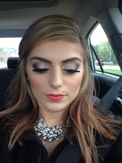 Performance Makeup 的图像结果