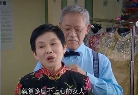 67岁TVB演员李影忘年恋曝光，与小男友甜蜜约会，旁若无人接吻|李影|刘松仁|约会_新浪新闻